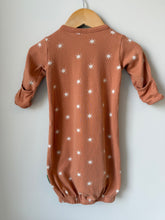 Load image into Gallery viewer, Parade Organics Sun Pattern Gown 0-3M
