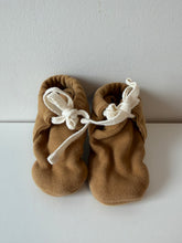Load image into Gallery viewer, Quincy Mae Booties 6-12M

