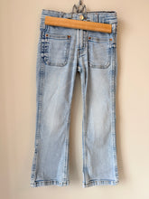 Load image into Gallery viewer, Zara Light Wash Front Pocket Size 6
