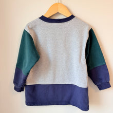 Load image into Gallery viewer, Vintage OshKosh Crewneck Size 4

