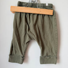 Load image into Gallery viewer, Mini Mioche 3/4 Slouchy Pants Size 1/2
