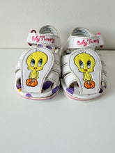 Load image into Gallery viewer, Vintage Baby Tweety Sandals Size 3INF
