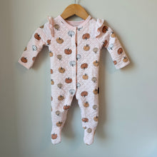 Load image into Gallery viewer, Quilted Pumpkin Footie 6-9M
