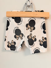 Load image into Gallery viewer, H&amp;M Minnie Short 12-18M
