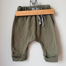 Load image into Gallery viewer, Mini Mioche 3/4 Slouchy Pants Size 1/2
