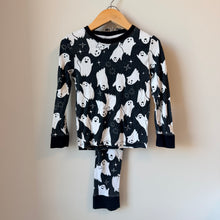 Load image into Gallery viewer, H&amp;M Ghost PJs Size 7
