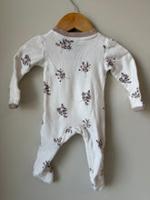 Load image into Gallery viewer, ZippyJamz Floral Footie 0-3M

