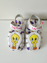 Load image into Gallery viewer, Vintage Baby Tweety Sandals Size 3INF

