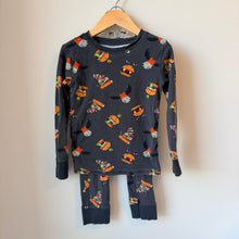 Load image into Gallery viewer, Old Navy Monster Food Pjs Size 6

