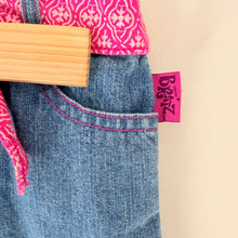 Load image into Gallery viewer, Vintage Y2K Bratz Embroidered Denim Capris Size 5

