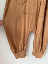 Load image into Gallery viewer, Kate Quinn Bamboo Pouch Romper 18-24M
