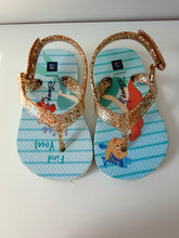 Load image into Gallery viewer, BabyGap Ariel Find Your Voice Flip Flops Size 5-6
