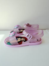 Load image into Gallery viewer, Mini Melissa Mar Sandal Ariel Size 9
