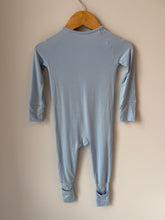 Load image into Gallery viewer, Unbranded Blue Bamboo Footie 12-18M

