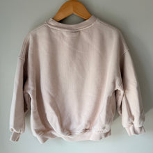 Load image into Gallery viewer, Zara 80 Crewneck Size 6
