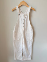 Load image into Gallery viewer, M&amp;S White Overalls Size 4-5
