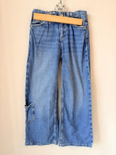 Load image into Gallery viewer, Zara Distressed Edge Wide Leg Jeans Size 7
