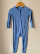 Load image into Gallery viewer, Kyte Bamboo Zippered Romper 2T
