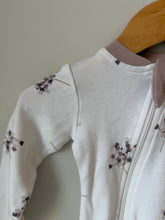 Load image into Gallery viewer, ZippyJamz Floral Footie 0-3M

