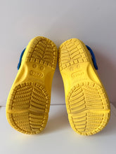 Load image into Gallery viewer, Minions Crocs Size 3 Junior
