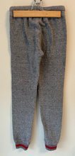 Load image into Gallery viewer, Roots Salt &amp; Pepper Sweats Size 8
