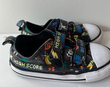 Load image into Gallery viewer, Converse Nintendo Velcro Sneakers 9C
