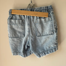 Load image into Gallery viewer, Gap Denim Shorts Size 6-7
