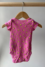 Load image into Gallery viewer, Bee Onesie 3M
