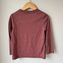 Load image into Gallery viewer, Old Navy Mandalorian Long Sleeve Size 5
