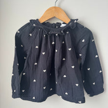 Load image into Gallery viewer, BabyGap Textured Heart Top 3Y
