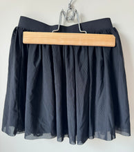 Load image into Gallery viewer, Old Navy Tulle Skirt 5T
