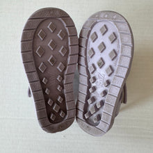 Load image into Gallery viewer, Zara Sandals Size 7
