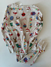 Load image into Gallery viewer, H&amp;M Ornament PJ Set Size 8Y
