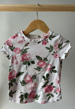 Load image into Gallery viewer, Old Navy Floral Tee 2T
