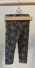 Load image into Gallery viewer, H&amp;M Minnie Bow Ribbed Legging 12-18M

