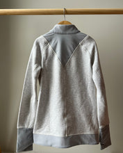 Load image into Gallery viewer, Ivviva Zip Up Size 8
