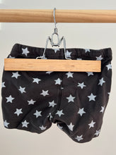 Load image into Gallery viewer, H&amp;M Star Shorts 1.5-2Y
