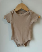Load image into Gallery viewer, Ribbed Onesie 6M
