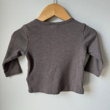 Load image into Gallery viewer, Old Navy Top 3-6M
