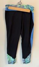 Load image into Gallery viewer, Ivivva Leggings Cropped Size 12
