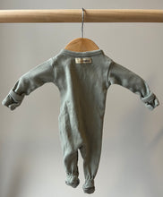 Load image into Gallery viewer, L’oved Baby Footie NB
