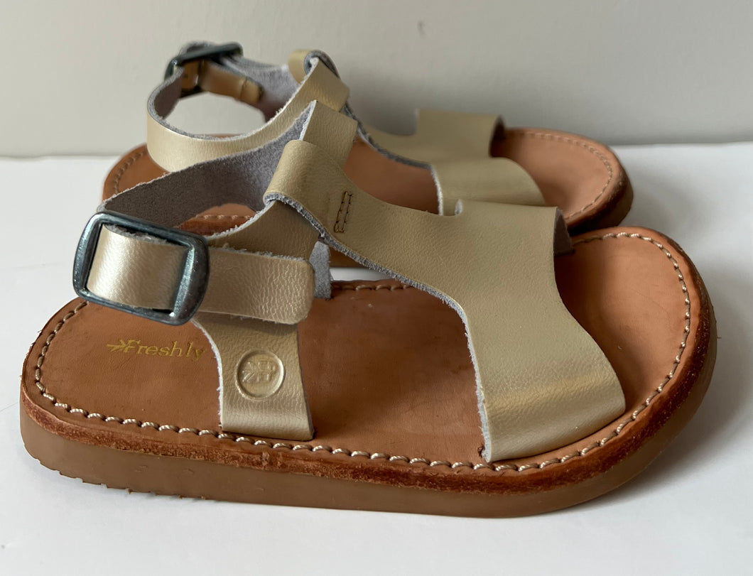 Freshly Picked Gold Sandals Size 6