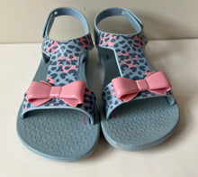 Load image into Gallery viewer, Ipamema Cheetah Bow Sandals Size 6
