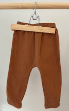 Load image into Gallery viewer, Quincy Mae Woven Pant 18-24M
