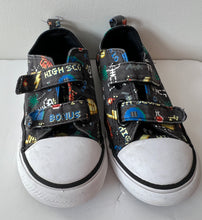 Load image into Gallery viewer, Converse Nintendo Velcro Sneakers 9C

