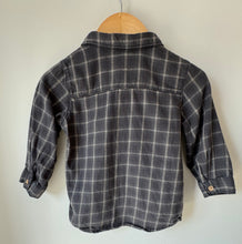 Load image into Gallery viewer, H&amp;M Button Up 9-12M
