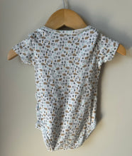 Load image into Gallery viewer, Carrots &amp; Animals Onesie 6M
