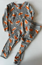 Load image into Gallery viewer, Old Navy Pumpkin Pie PJ Set 18-24M
