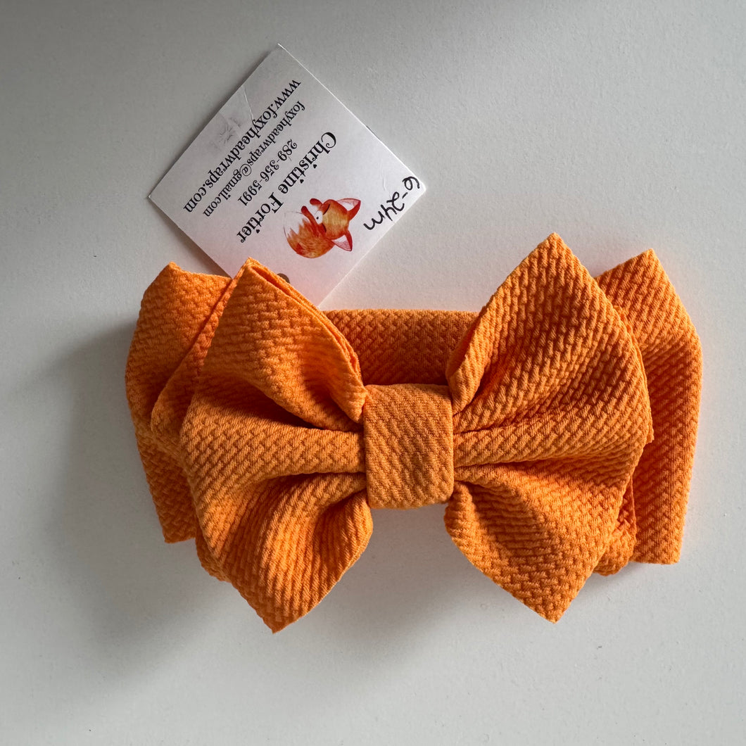 *With Tags* Textured Bow 6-24M