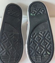 Load image into Gallery viewer, Converse Nintendo Velcro Sneakers 9C
